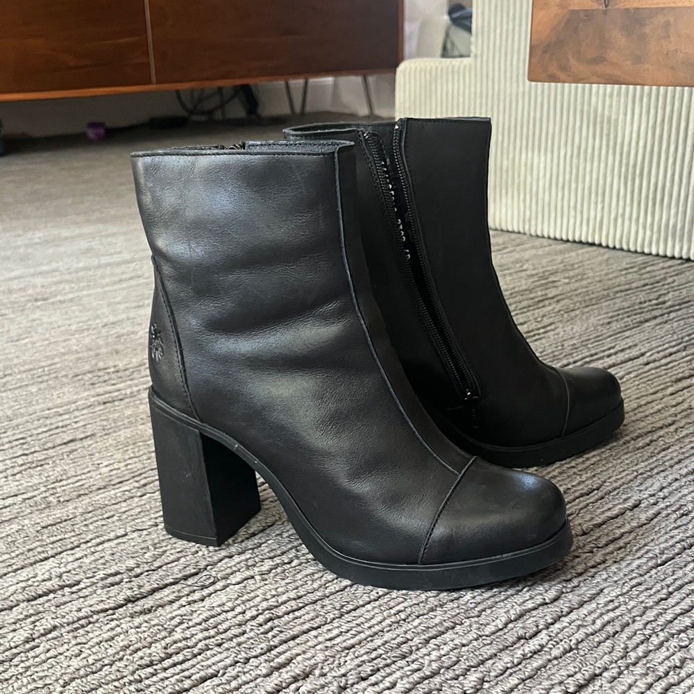 Elegant Black Ankle Boots